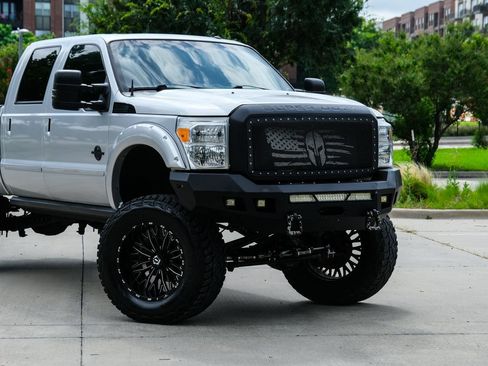 Used 2015 Ford F250 Lariat w/ Lariat Ultimate Package AWD/4WD image 3