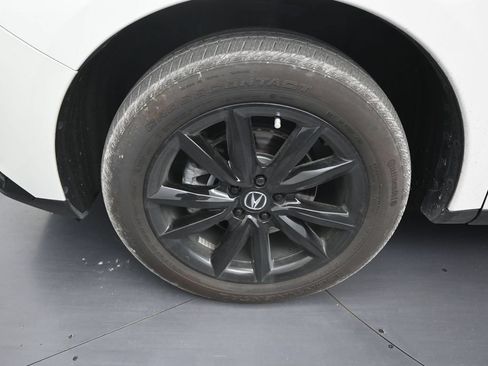 Used 2025 Acura RDX SH-AWD image 9