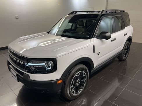 New 2026 Ford Bronco Sport Outer Banks w/ Outer Banks Tech Package+ AWD/4WD image 3