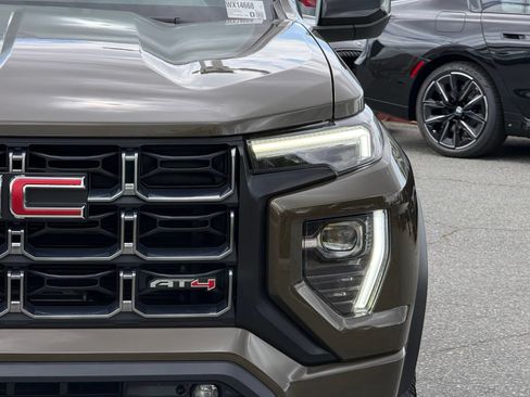 Used 2023 GMC Canyon AT4 w/ AT4 Premium Package AWD/4WD image 13