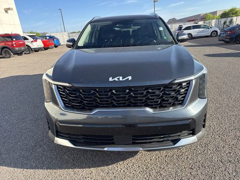 Used 2024 Kia Sorento S image 8