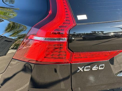 Used 2023 Volvo XC60 T8 Core image 27