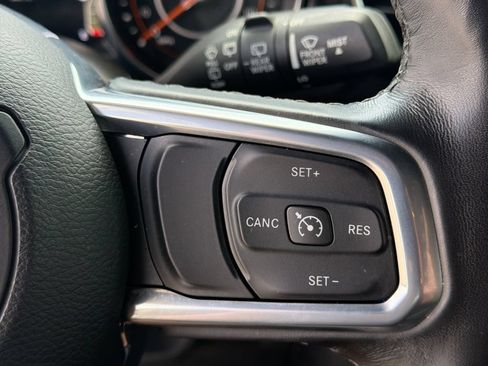 Used 2021 Jeep Wrangler Unlimited Sahara AWD/4WD image 27