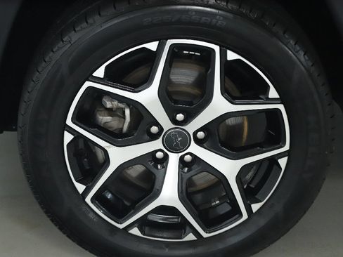 Used 2025 Jeep Compass Limited AWD/4WD image 37
