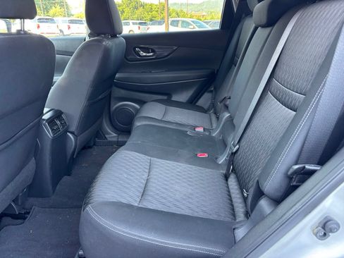 Used 2020 Nissan Rogue SV FWD image 11