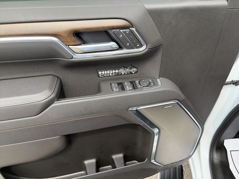 Used 2026 Chevrolet Silverado 1500 High Country w/ High Country Premium Package AWD/4WD image 12