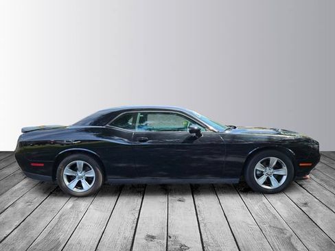 Used 2016 Dodge Challenger SXT RWD image 6