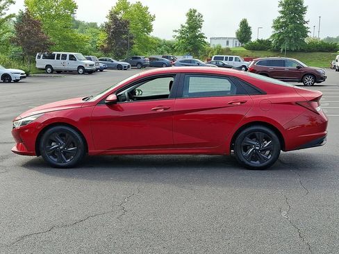 Used 2022 Hyundai Elantra SEL FWD image 6