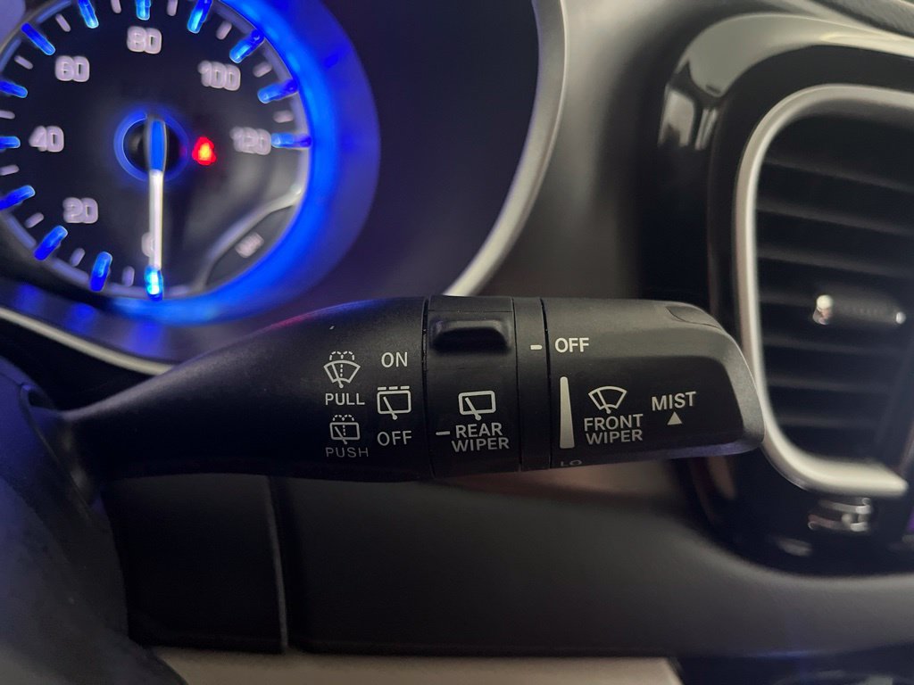 Used 2024 Chrysler Pacifica Touring-L FWD image 59