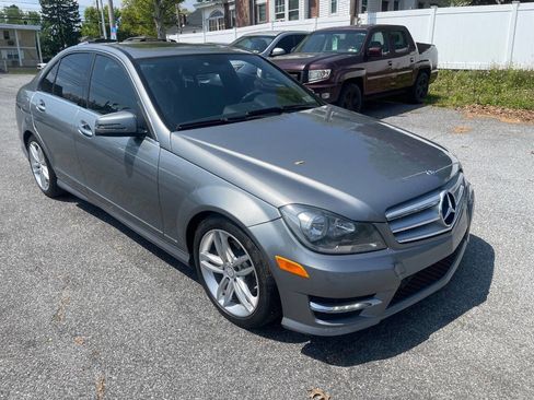 Used 2013 Mercedes-Benz C 250 Sedan image 4