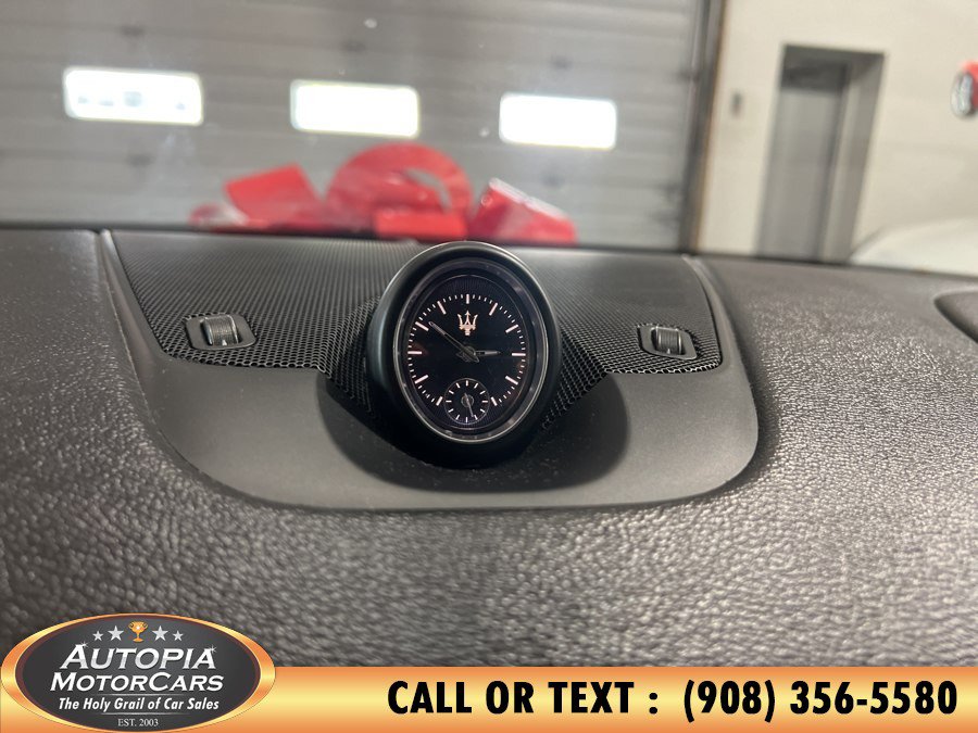 Used 2020 Maserati Levante S AWD/4WD image 38