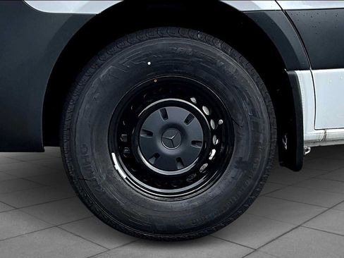 New 2025 Mercedes-Benz Sprinter 2500 image 17