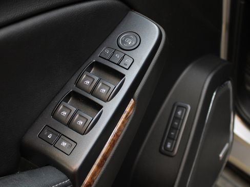 Used 2015 Chevrolet Tahoe LTZ image 25