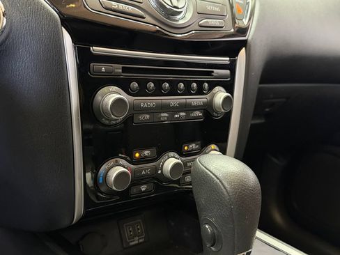 Used 2018 Nissan Pathfinder S FWD image 19