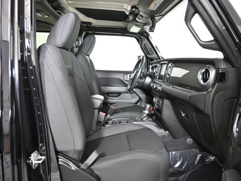 Used 2022 Jeep Wrangler Unlimited Sahara w/ Dual Top Group AWD/4WD image 13