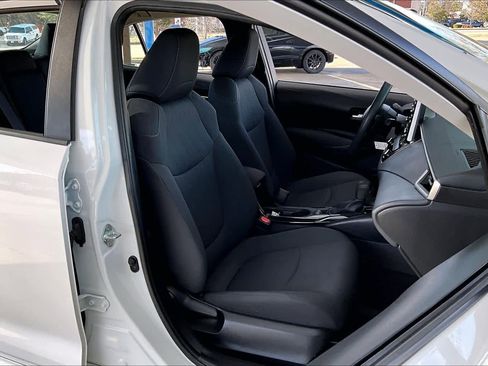 Used 2021 Toyota Corolla LE image 8