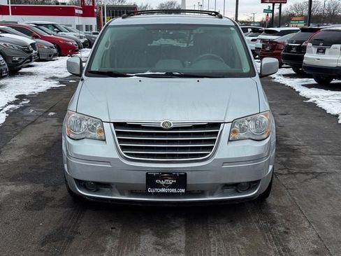 Used 2008 Chrysler Town & Country Touring w/ Flexible Seating Group FWD image 2