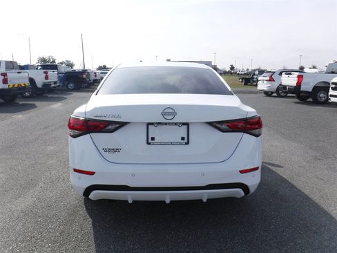 Used 2025 Nissan Sentra S image 5
