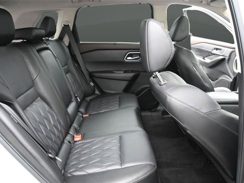 Used 2023 Nissan Rogue Platinum w/ Platinum Premium Package AWD/4WD image 21