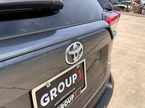Used 2025 Toyota RAV4 XLE FWD image 26