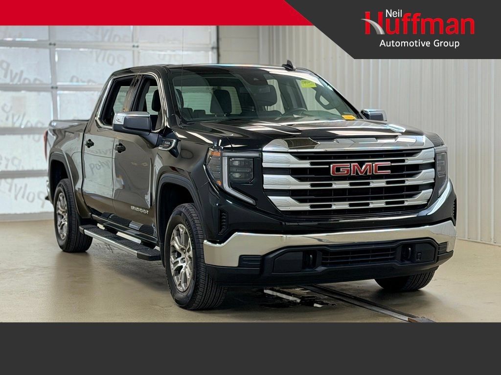 Used 2025 GMC Sierra 1500 SLE AWD/4WD image 1