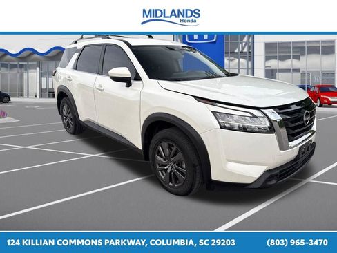Used 2022 Nissan Pathfinder SV AWD/4WD image 1