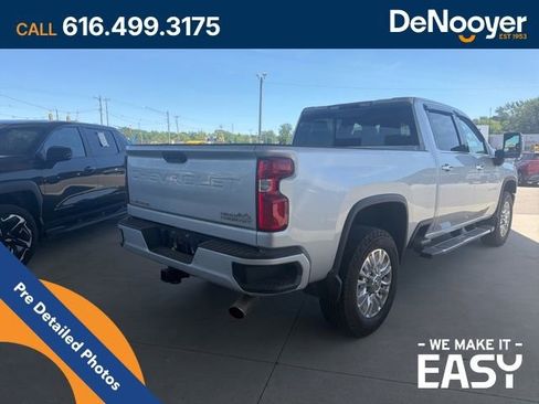 Used 2023 Chevrolet Silverado 2500 High Country AWD/4WD image 5