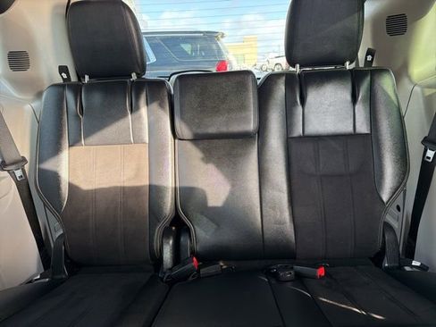 Used 2020 Dodge Grand Caravan SXT image 21