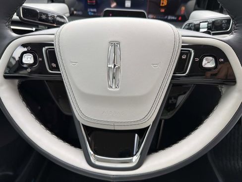 New 2026 Lincoln Aviator 2WD w/ Jet Appearance Package image 26