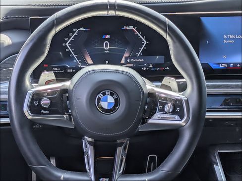 Used 2024 BMW 760i xDrive AWD/4WD image 18