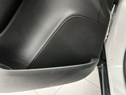 Used 2019 Chevrolet Trax LT w/ LT Convenience Package image 24