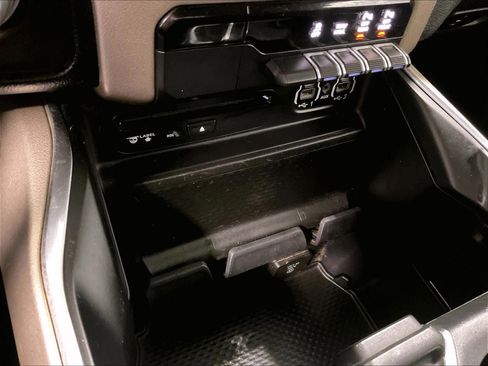 Used 2019 RAM 1500 Laramie image 26