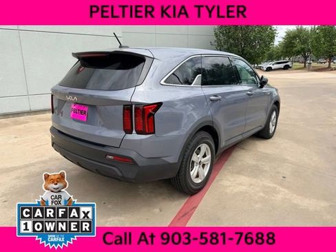 Certified 2023 Kia Sorento LX FWD image 11