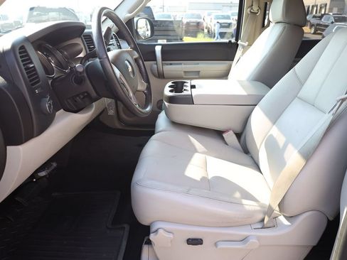 Used 2009 Chevrolet Silverado 1500 LT w/ Regional Value Package RWD image 11