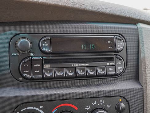 Used 2005 Dodge Ram 1500 Truck SLT image 31