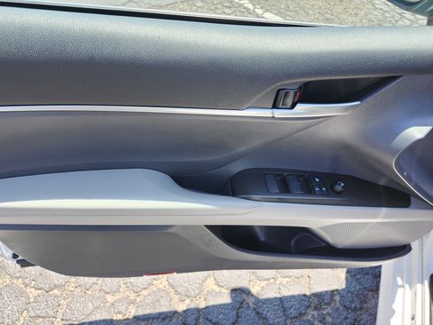 Used 2021 Toyota Camry LE FWD image 24