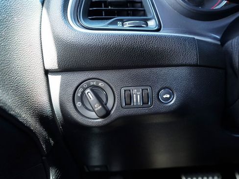 Used 2022 Dodge Challenger R/T RWD image 30