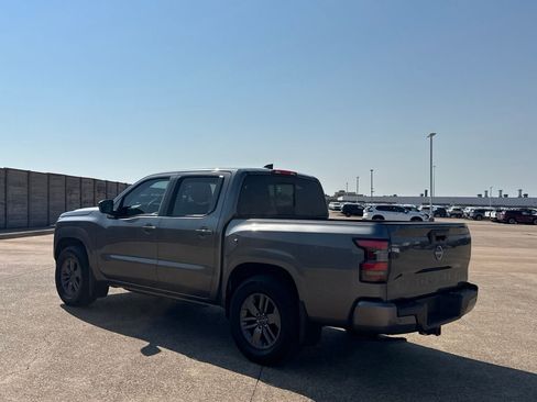 Certified 2025 Nissan Frontier SV w/ Tow Package RWD image 16