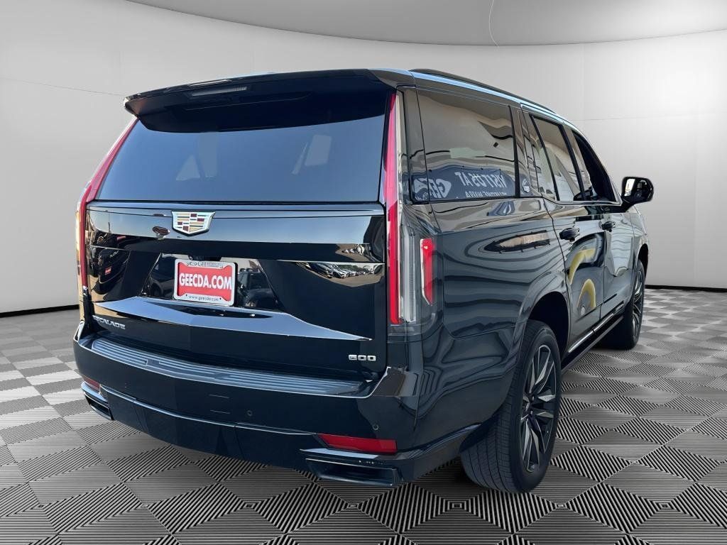 Used 2022 Cadillac Escalade Sport Platinum AWD/4WD image 4