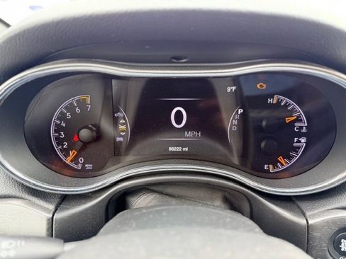 Used 2018 Jeep Grand Cherokee Altitude image 13