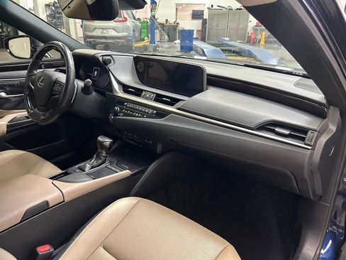 Used 2019 Lexus ES 350 w/ Premium Package FWD image 15
