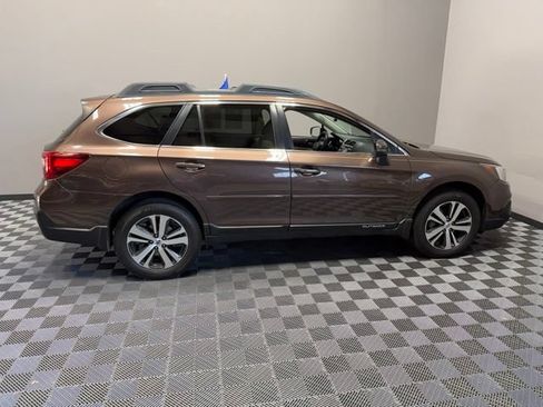 Used 2019 Subaru Outback 3.6R Limited AWD/4WD image 7
