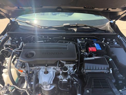 Used 2025 Honda Civic Sport image 26