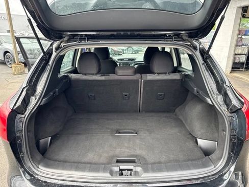 Used 2017 Nissan Rogue Sport SV w/ SV All-Weather Package AWD/4WD image 23