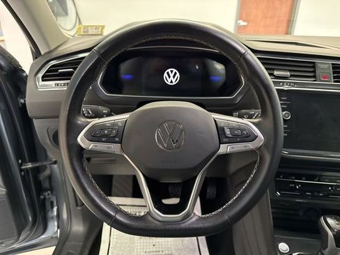 Used 2024 Volkswagen Tiguan SE image 27