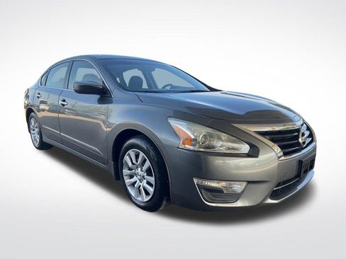 Used 2015 Nissan Altima 2.5 S w/ Power Driver Seat Package FWD image 3