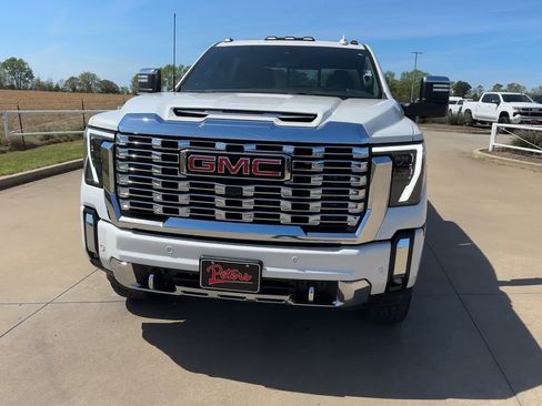 Used 2024 GMC Sierra 3500 Denali w/ Technology Package image 4