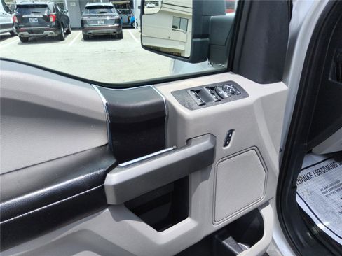 Used 2018 Ford F150 XLT RWD image 12