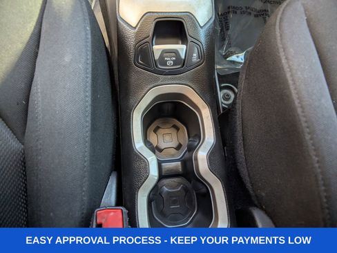 Used 2017 Jeep Renegade Latitude w/ Safety & Security Group image 26