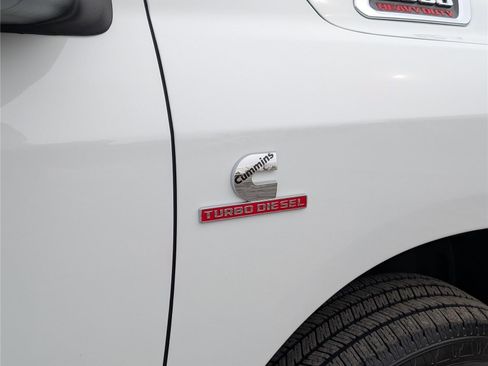Used 2024 RAM 2500 Laramie w/ Chrome Bumper Package AWD/4WD image 9